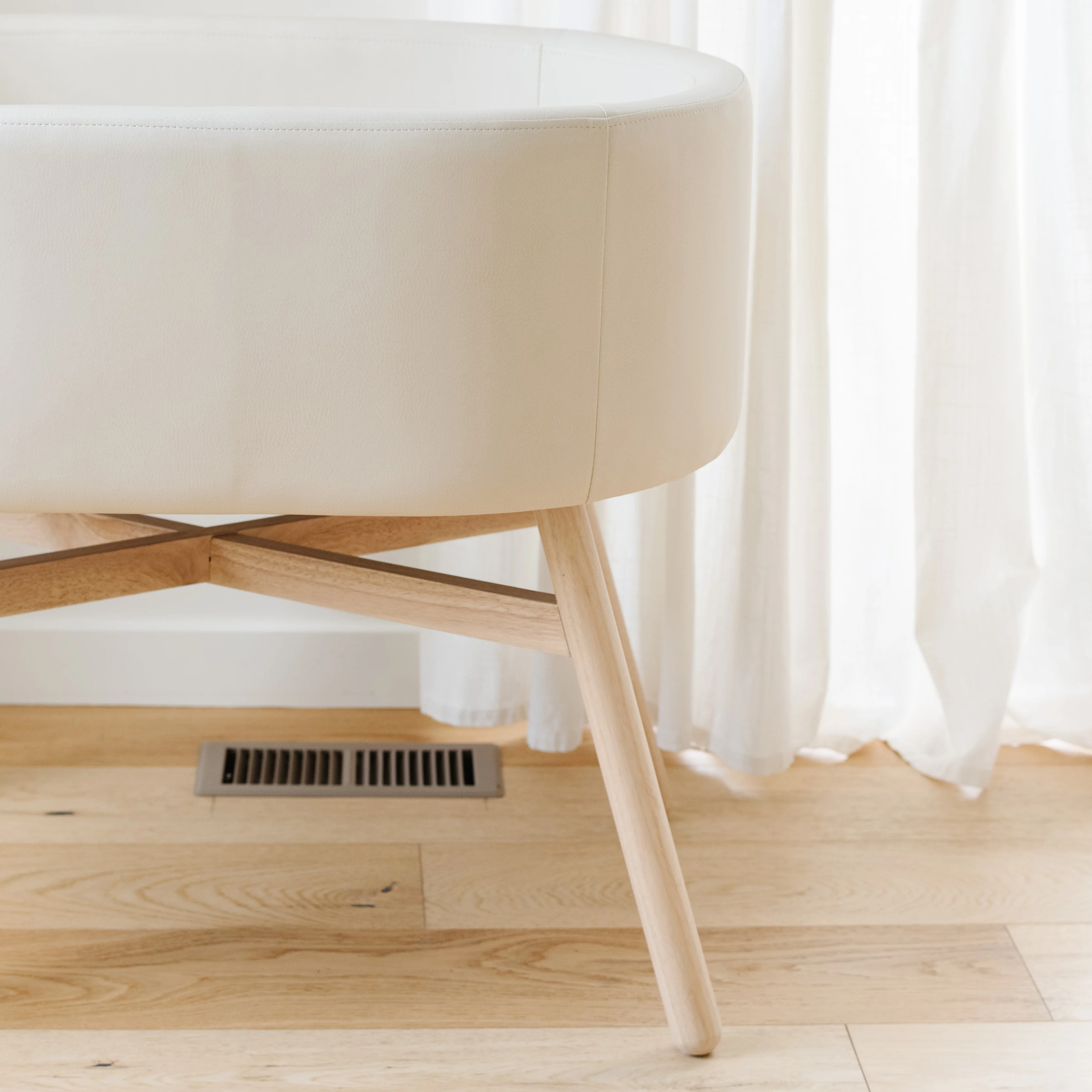 babyletto x GATHRE Capsule Bassinet - Image 24