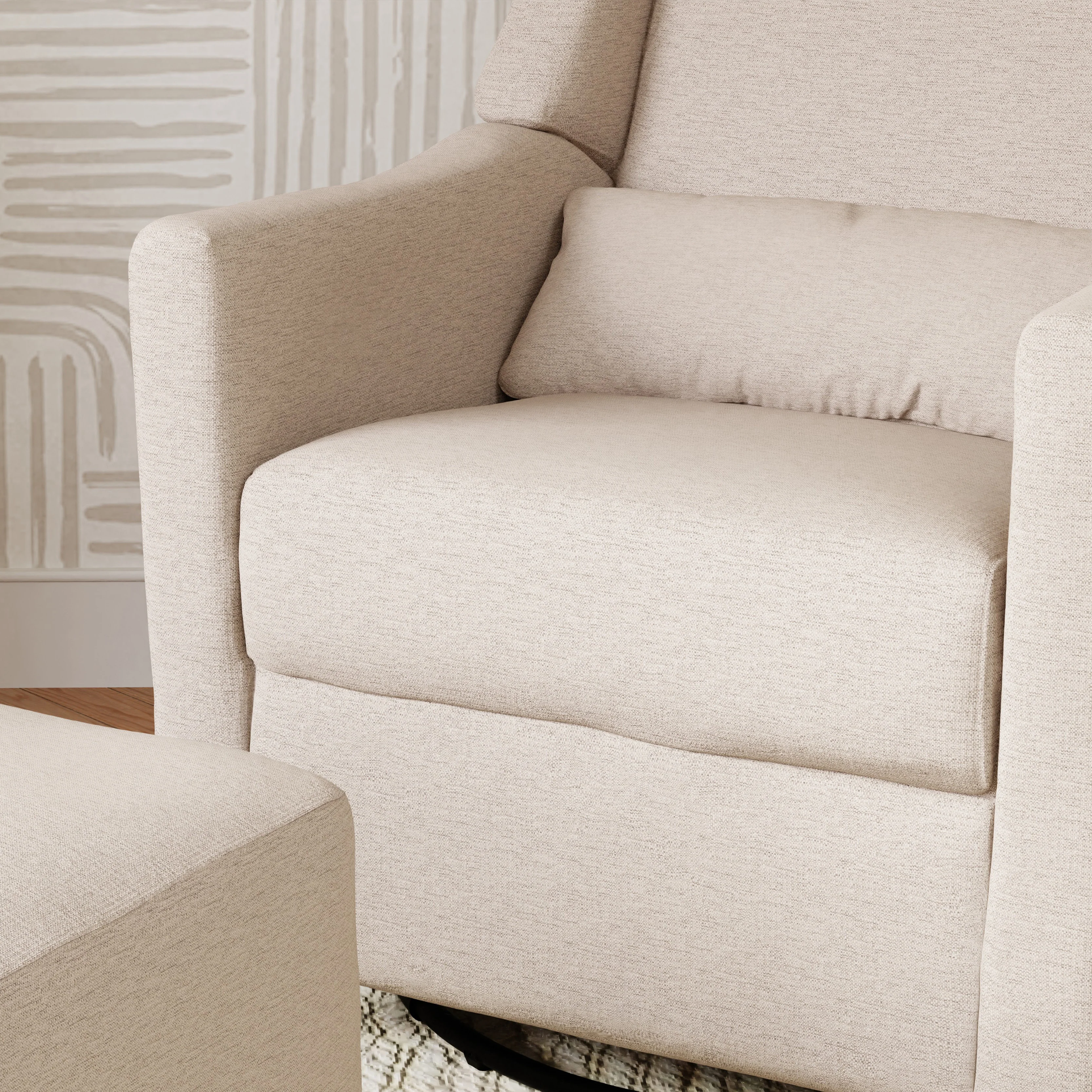 Kiwi Electronic Recliner and Swivel Glider with USB port - Image 5
