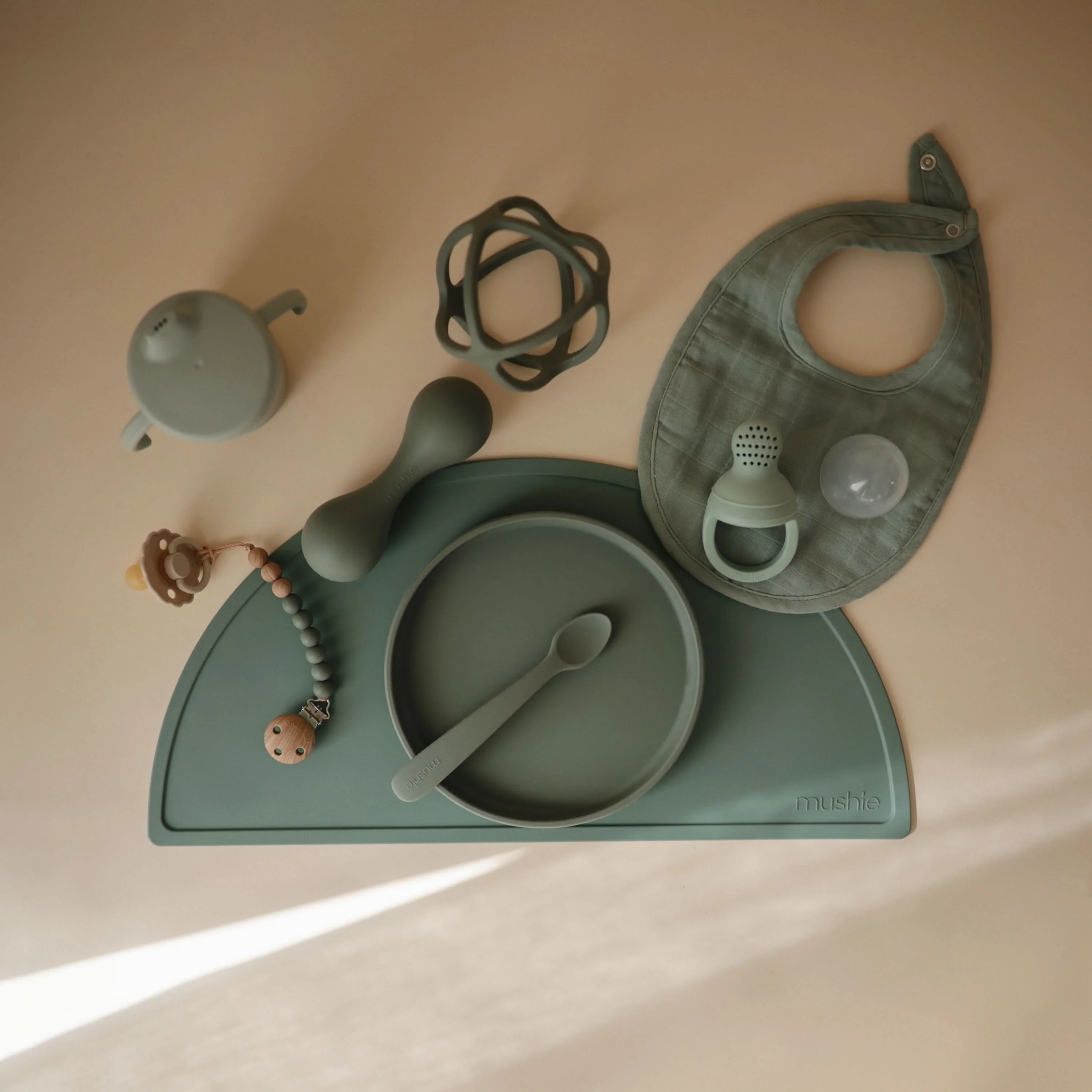 Mushie Silicone Pacifier Clip | Eva - Image 106