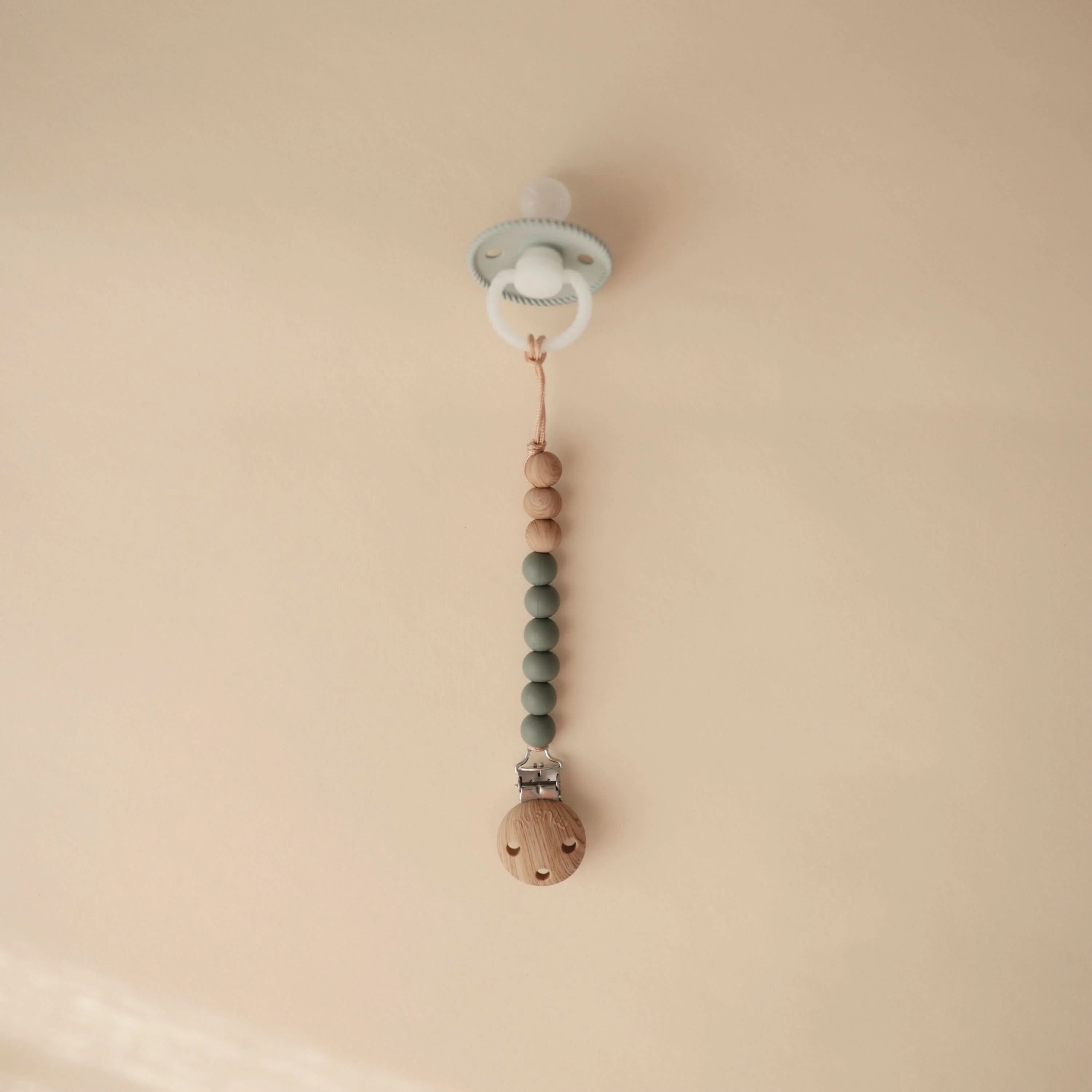 Mushie Silicone Pacifier Clip | Eva - Image 116