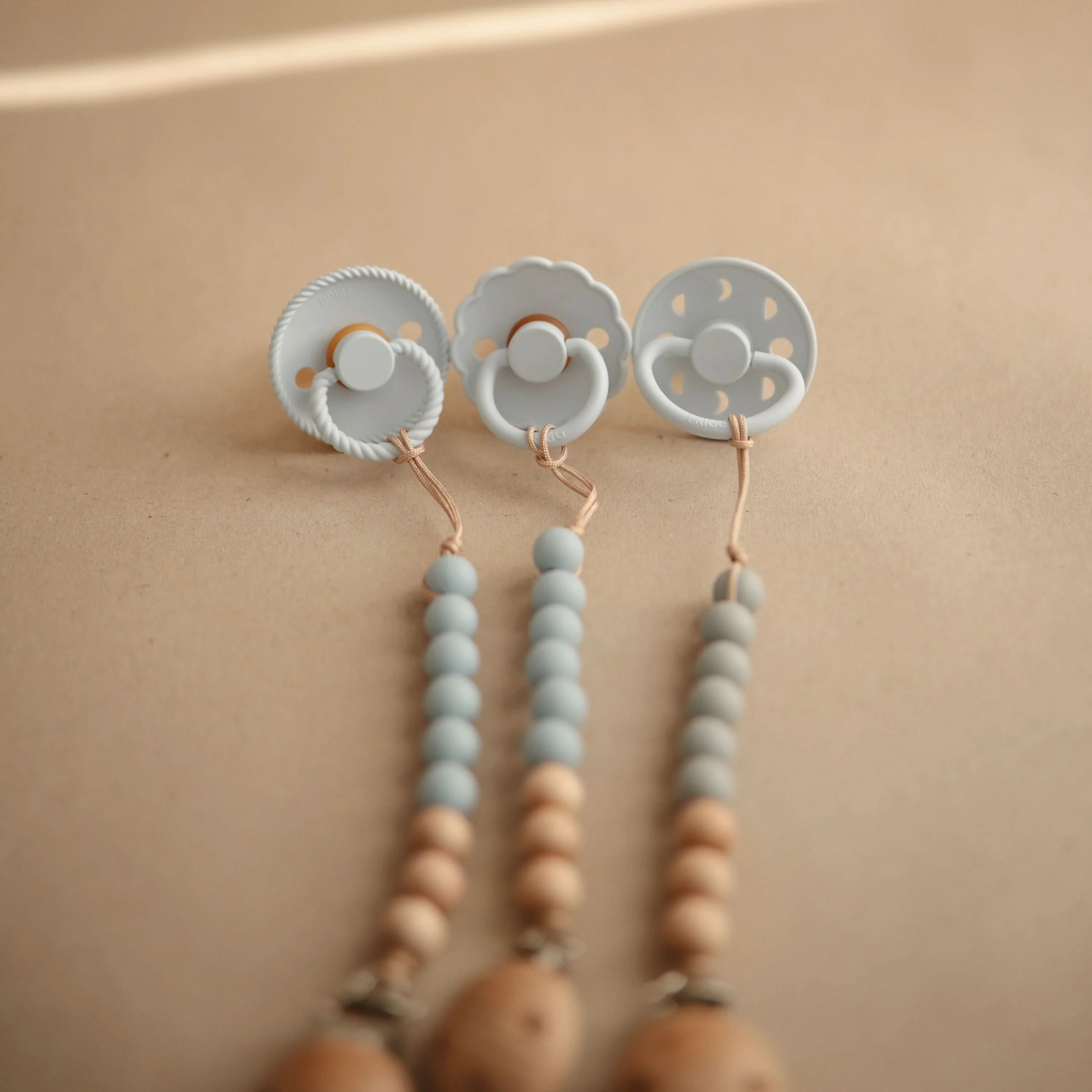 Mushie Silicone Pacifier Clip | Eva - Image 118