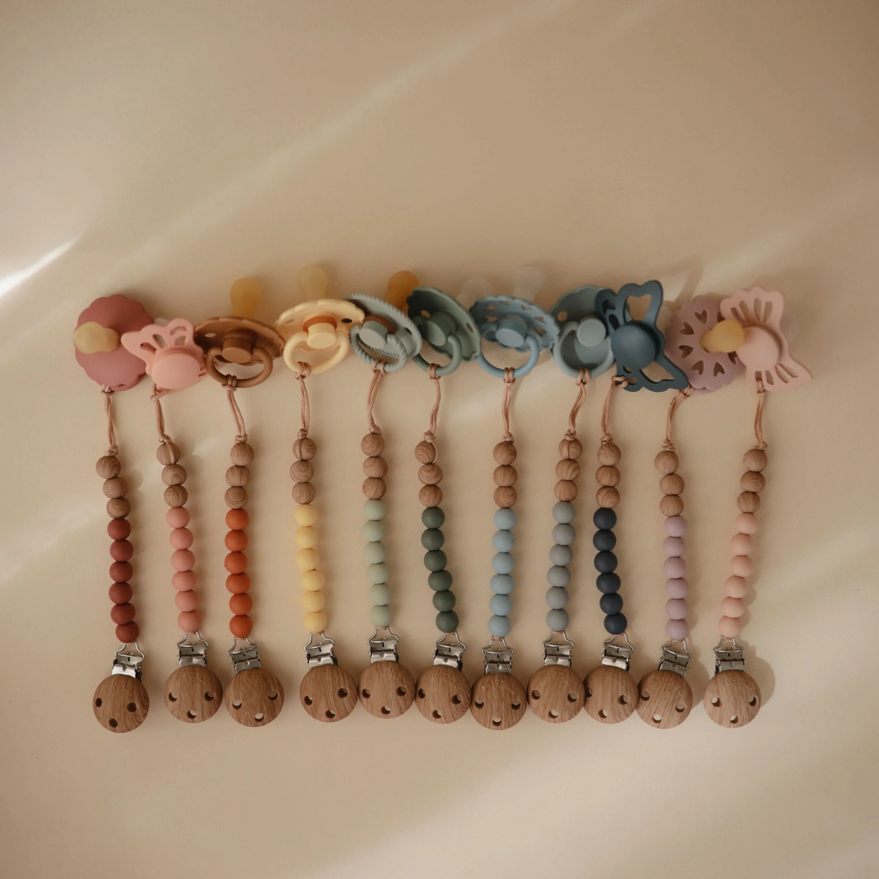 Mushie Silicone Pacifier Clip | Eva - Image 129