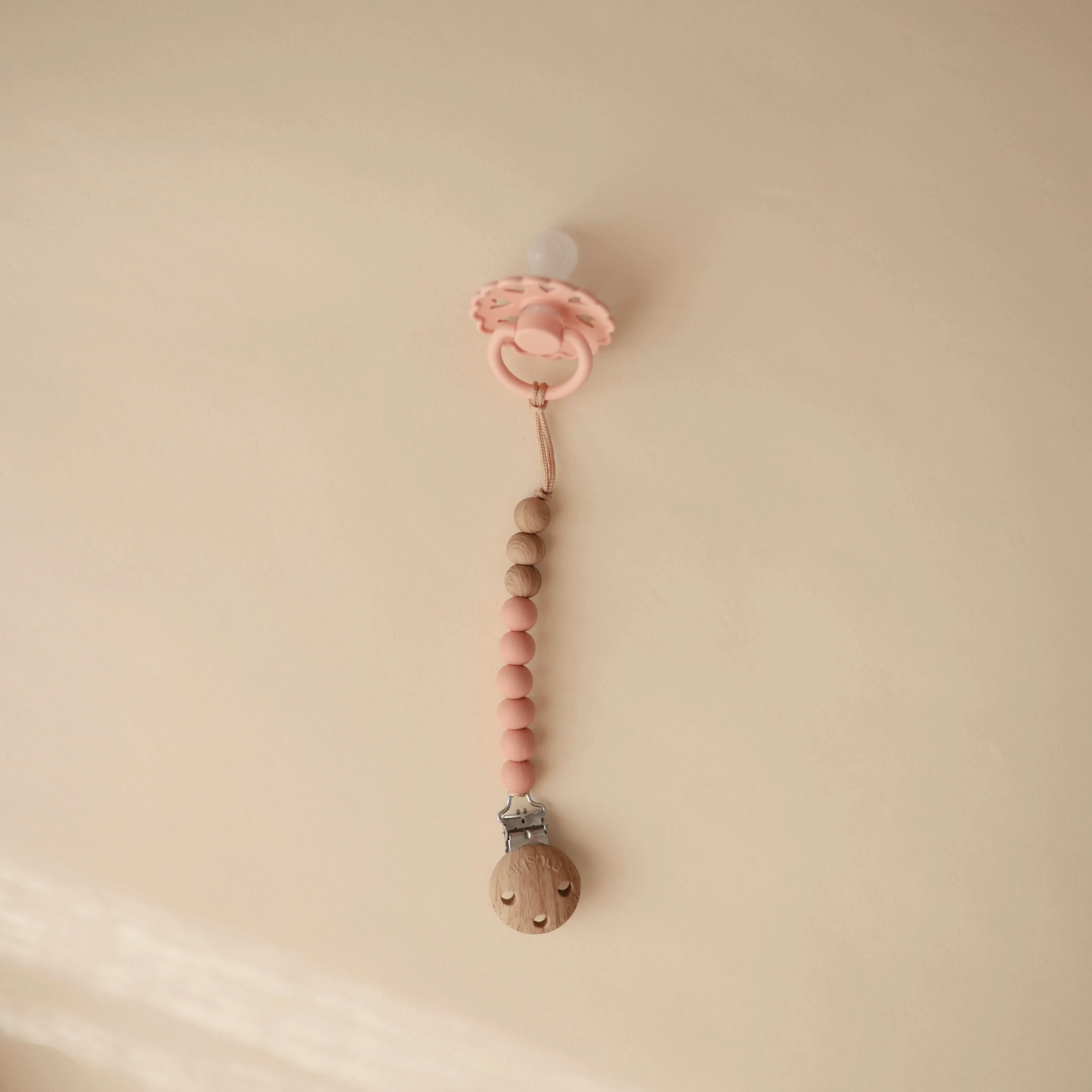 Mushie Silicone Pacifier Clip | Eva - Image 14