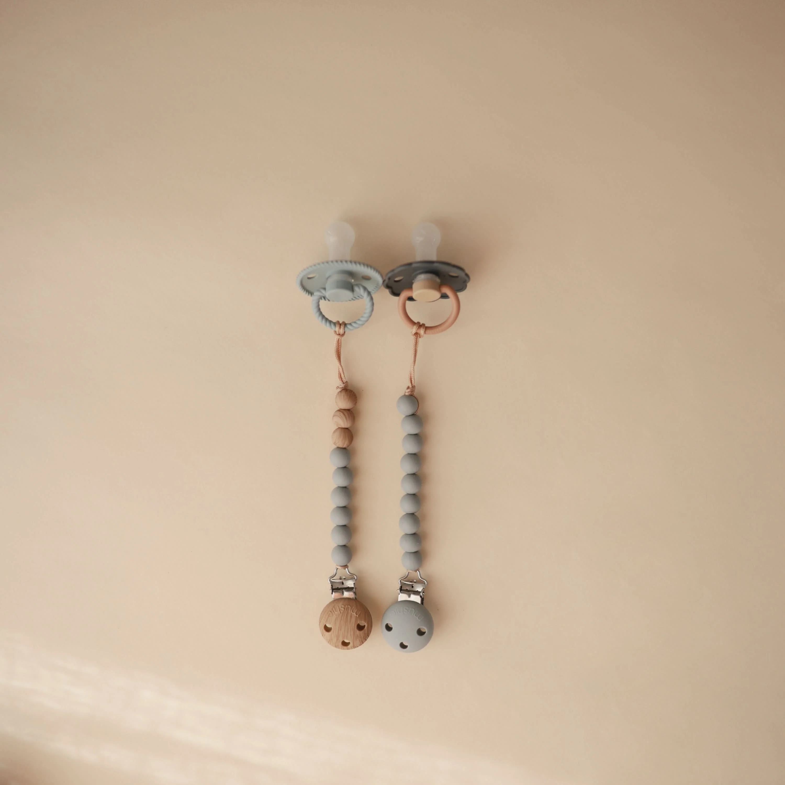 Mushie Silicone Pacifier Clip | Eva - Image 41