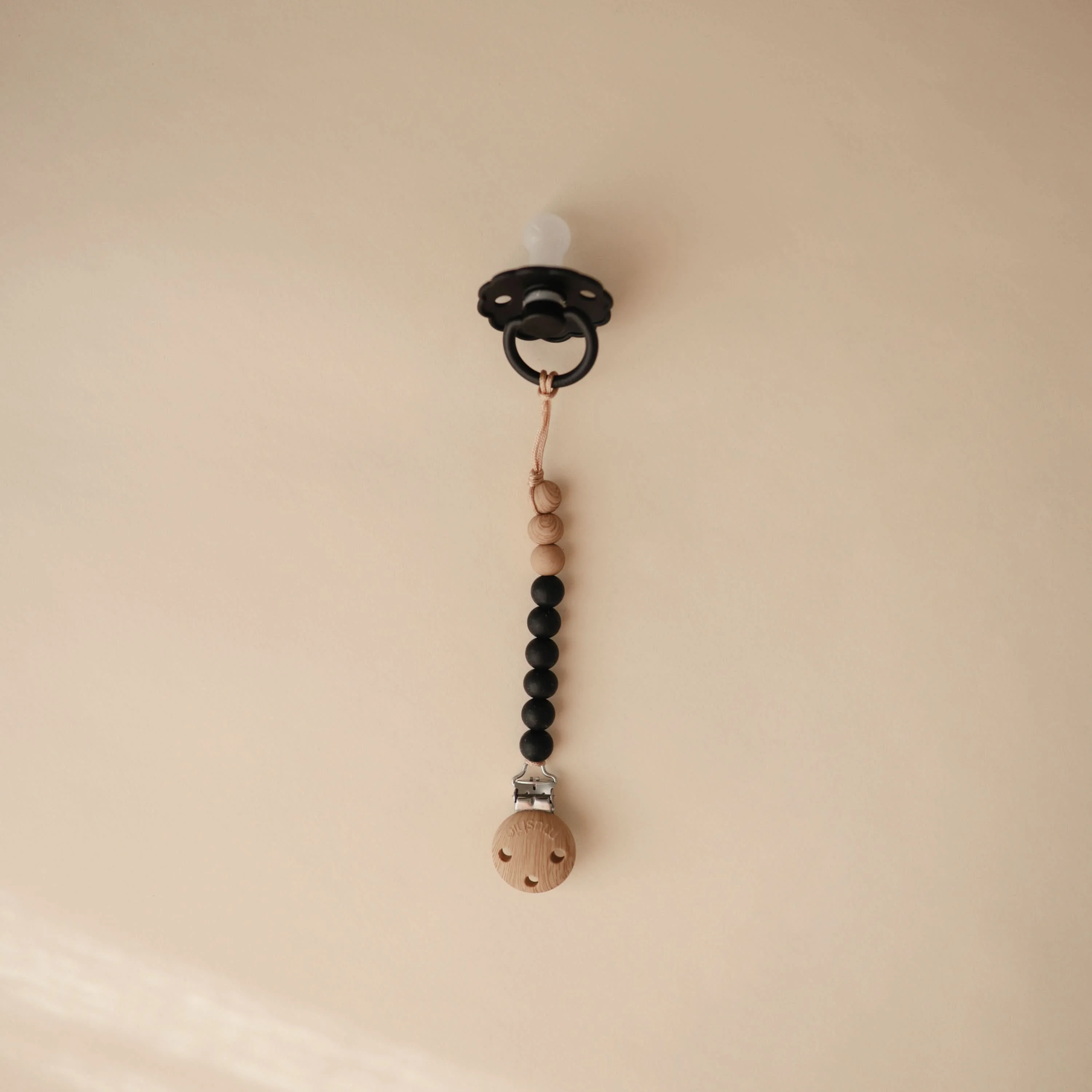 Mushie Silicone Pacifier Clip | Eva - Image 50