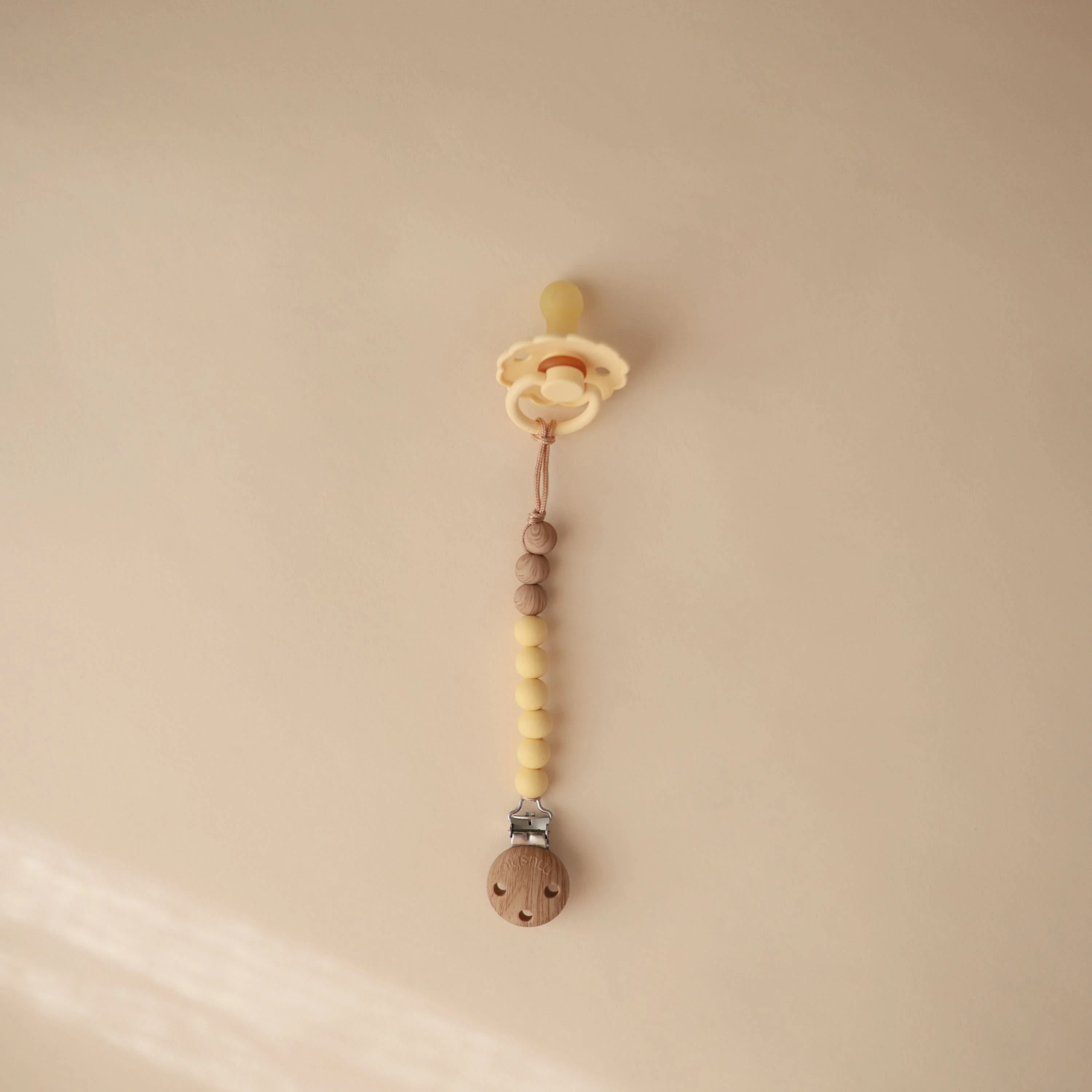 Mushie Silicone Pacifier Clip | Eva - Image 6