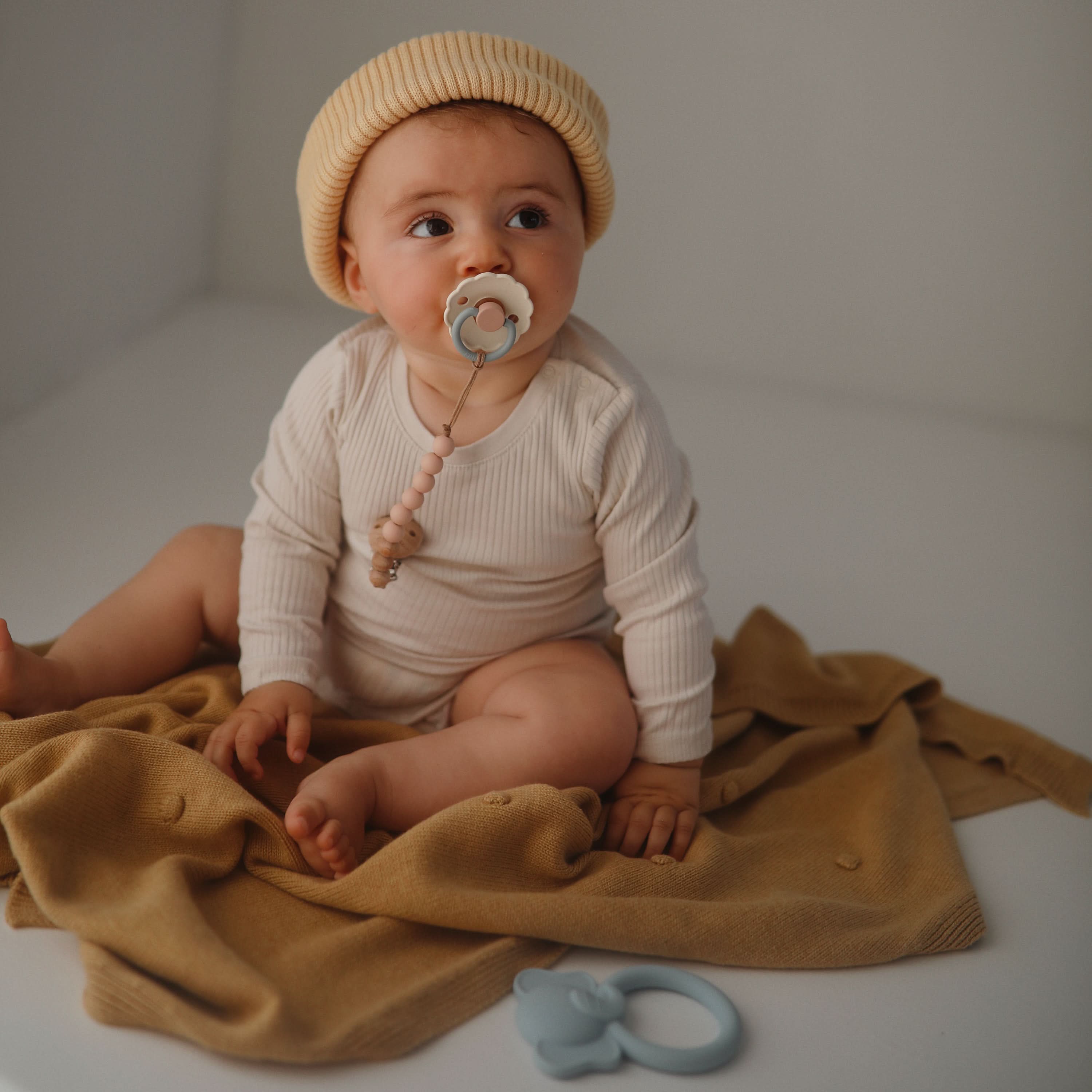Mushie Silicone Pacifier Clip | Eva - Image 65
