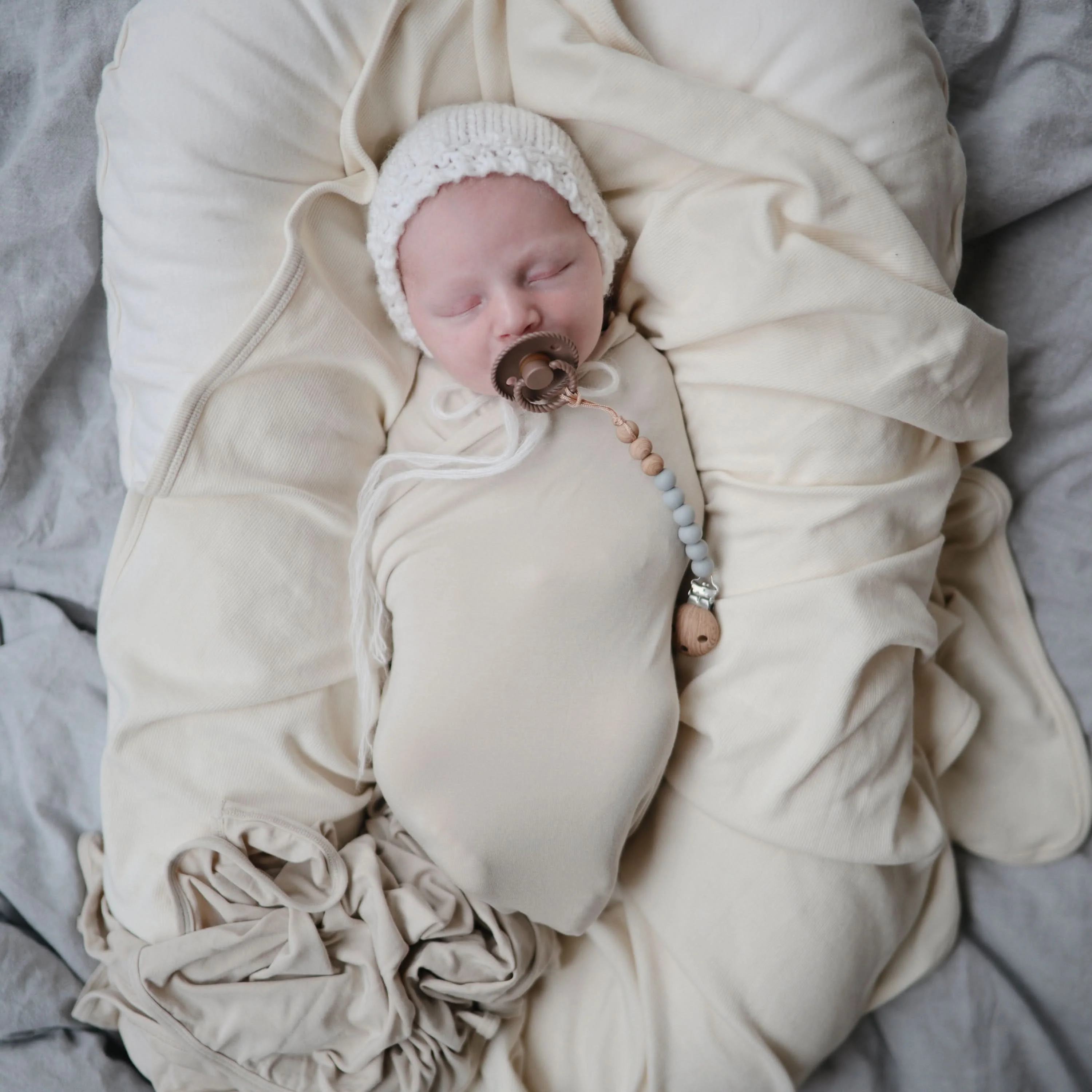 Mushie Silicone Pacifier Clip | Eva - Image 76
