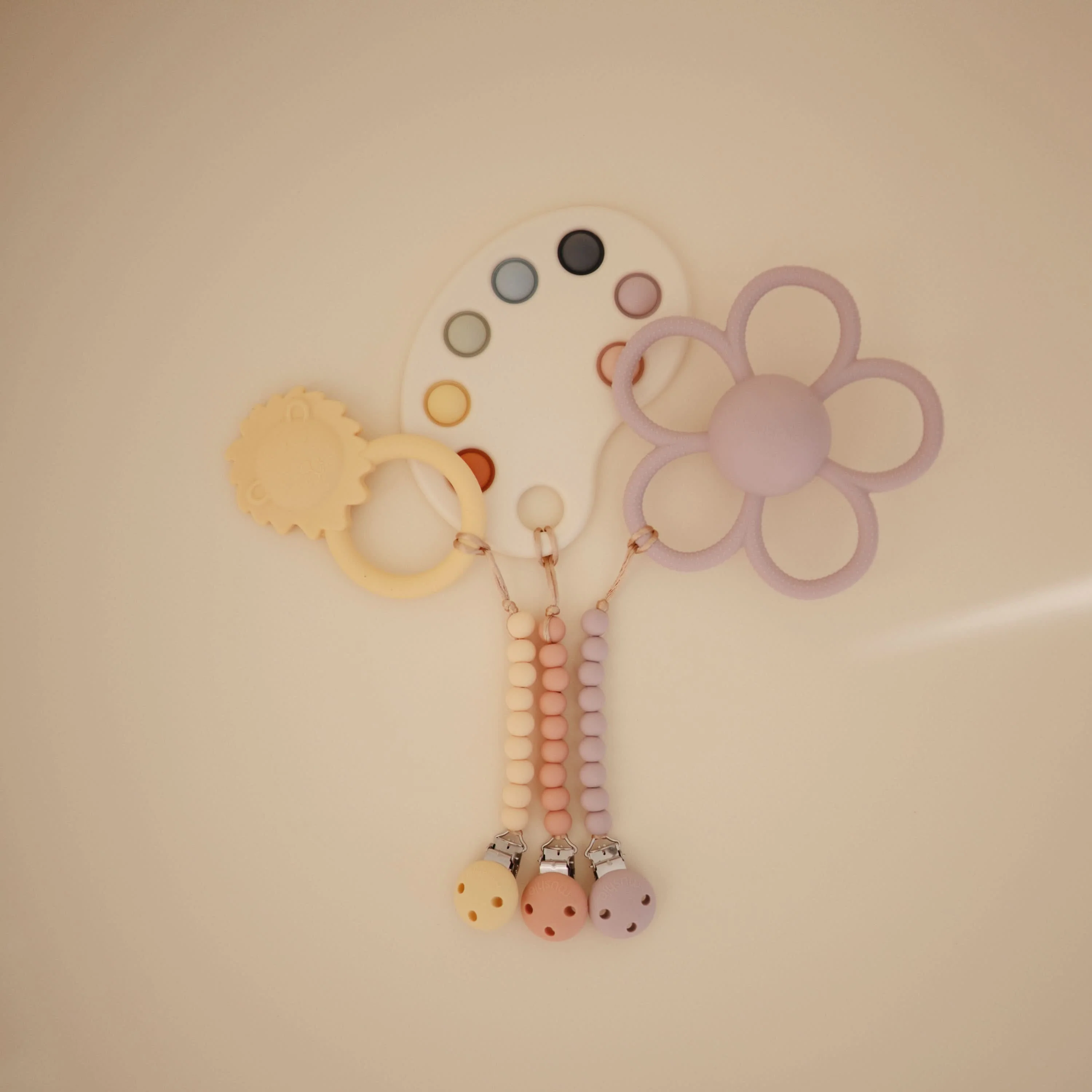Mushie Silicone Pacifier Clip | Hera - Image 39