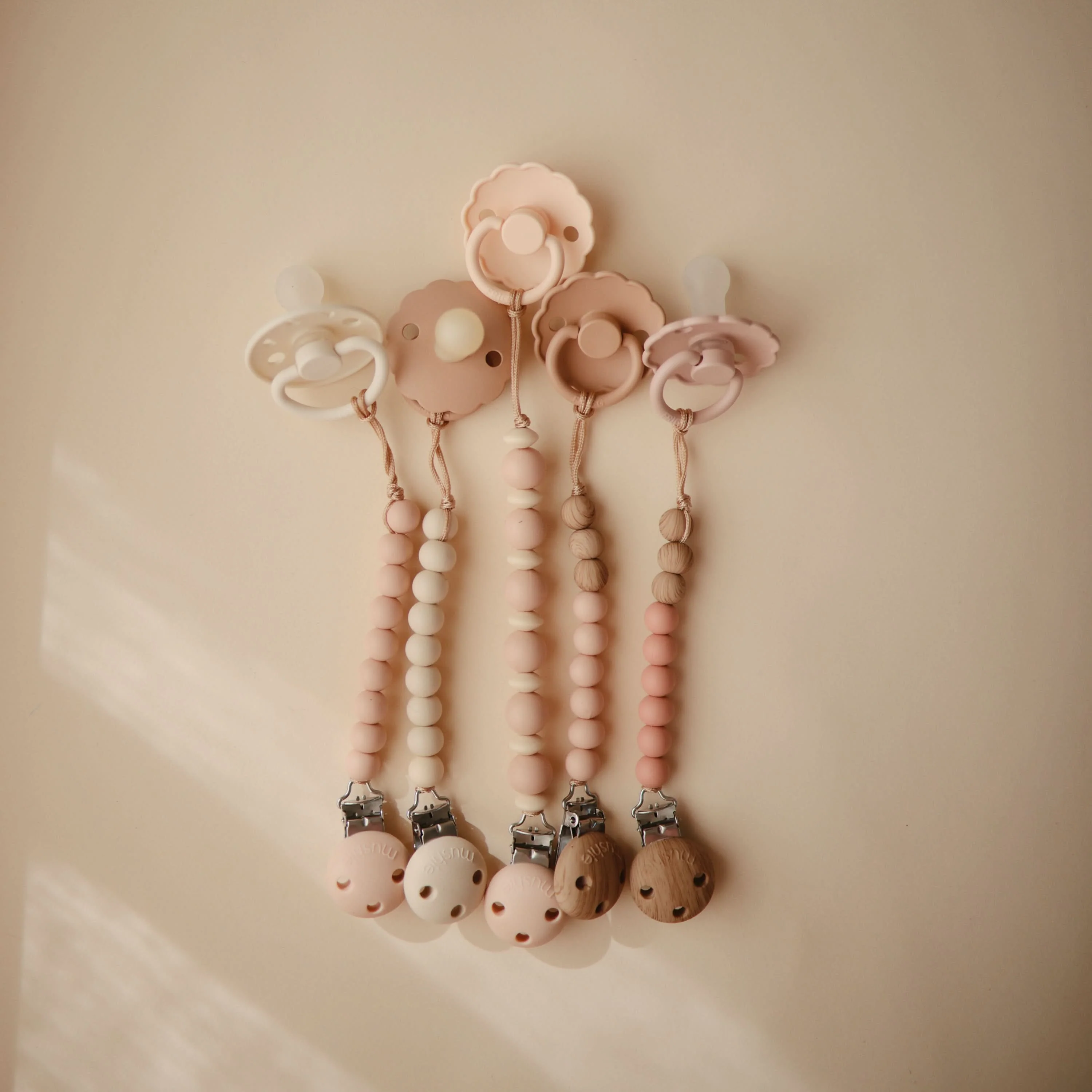 Mushie Silicone Pacifier Clip | Hera - Image 40