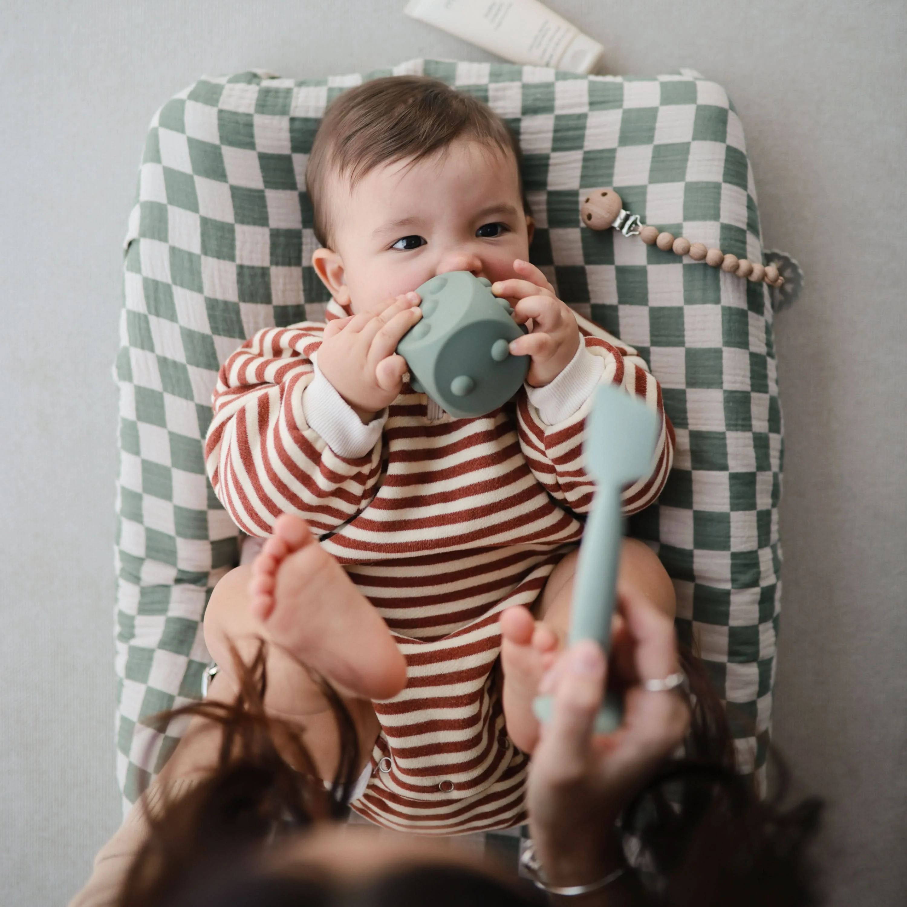 Mushie Silicone Pacifier Clip | Hera - Image 56