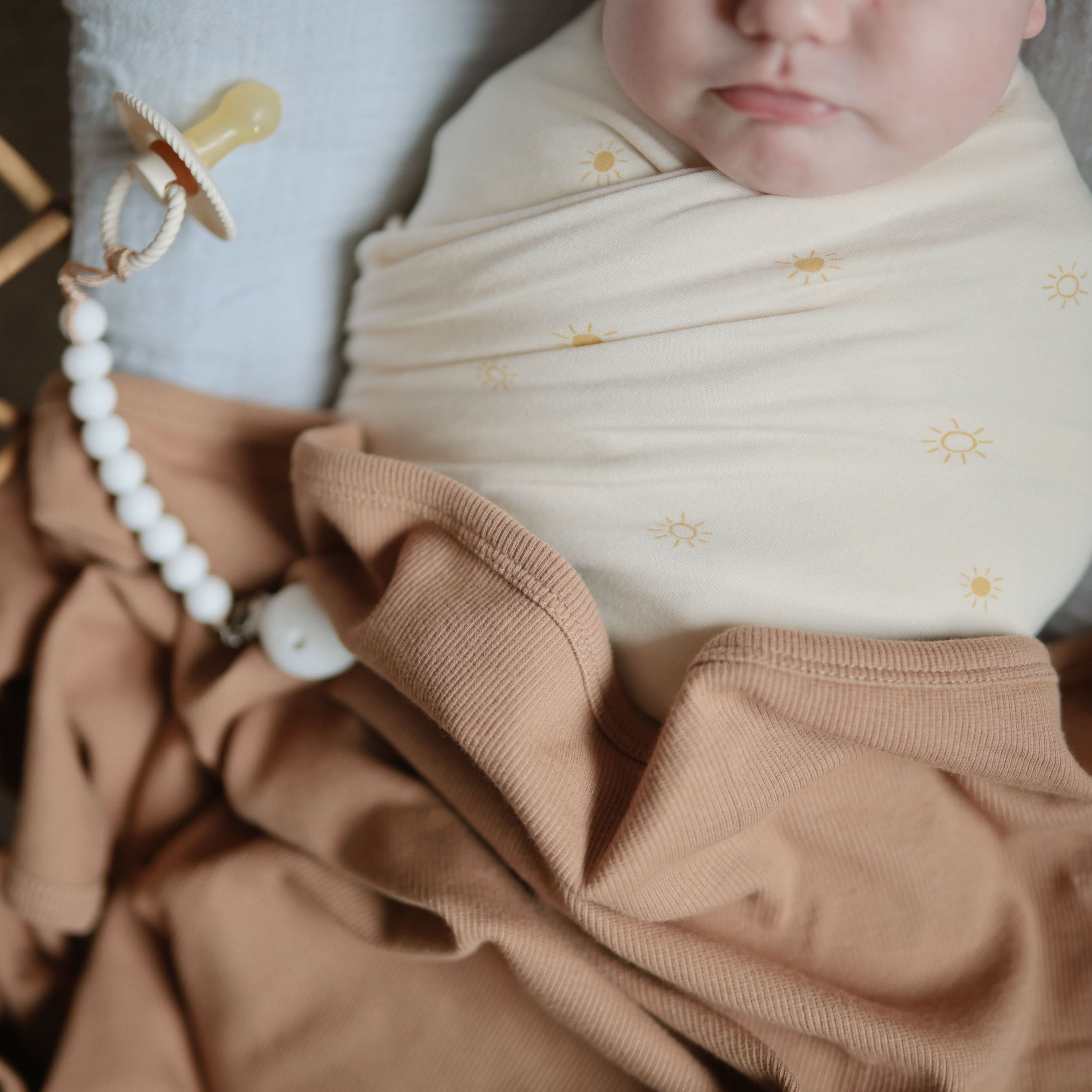 Mushie Silicone Pacifier Clip | Hera - Image 58