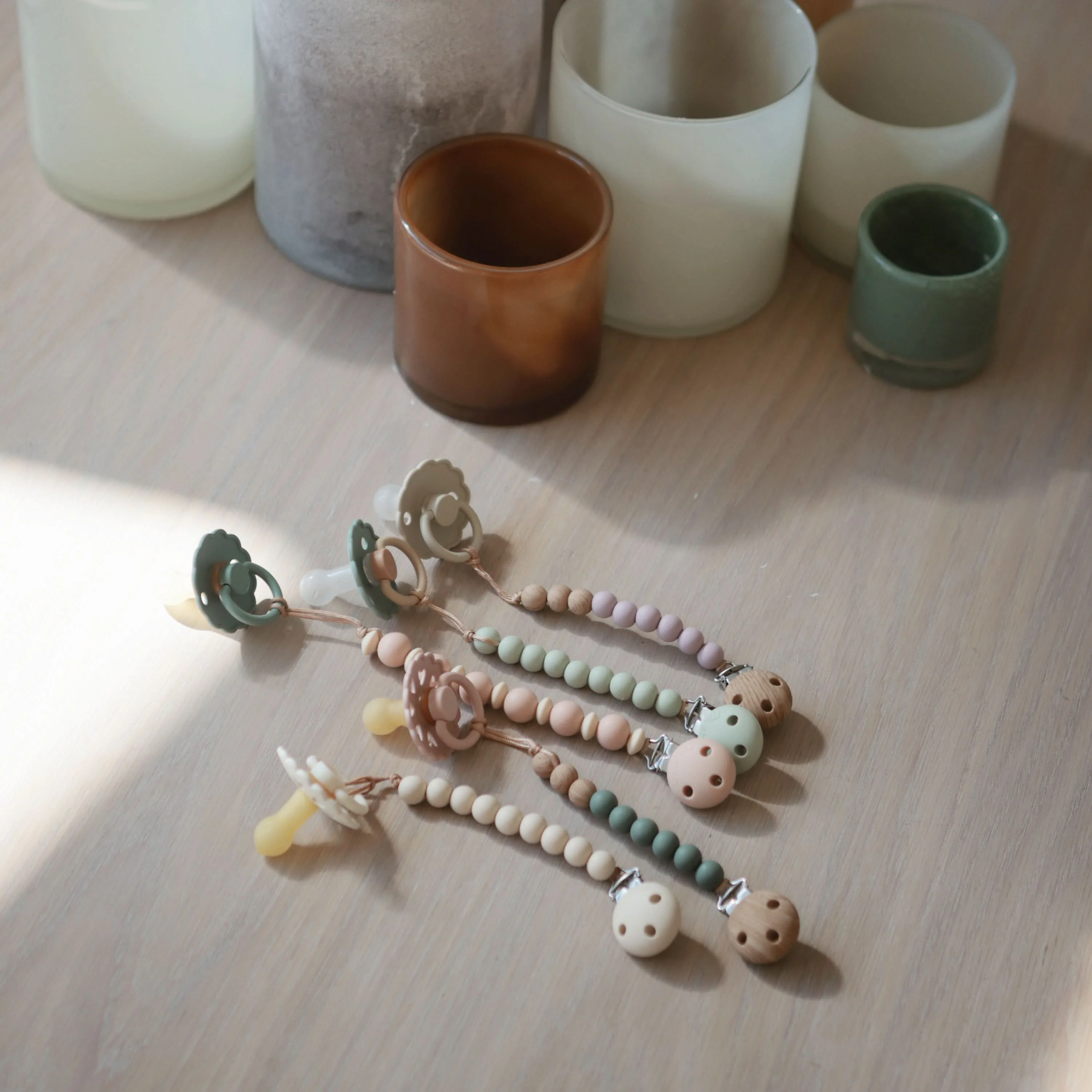 Mushie Silicone Pacifier Clip | Hera - Image 73
