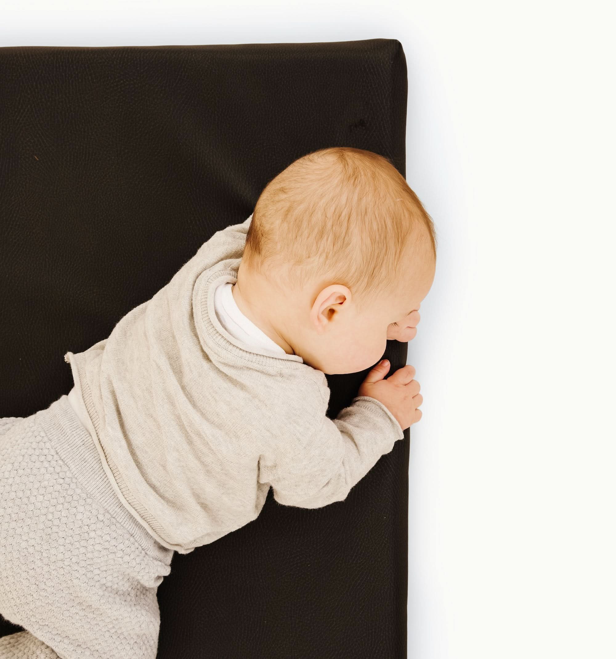 Gathre Padded Changing Mat - Image 13