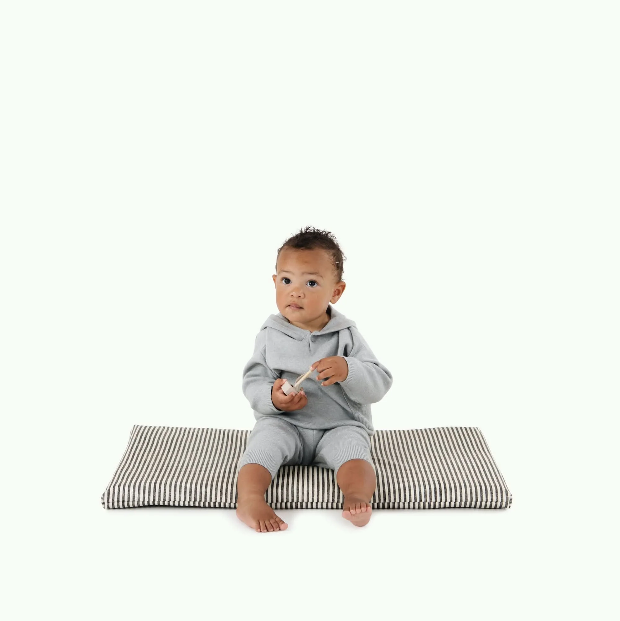 Gathre Padded Changing Mat - Image 16